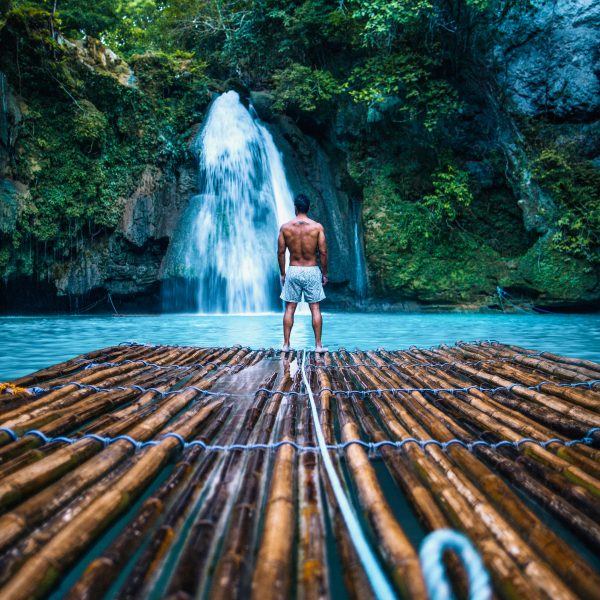 Bambusfloss beim Kawasan Falls in Moalboal auf Cebu- Philippine Department of Tourism ©Jacob Riglin
